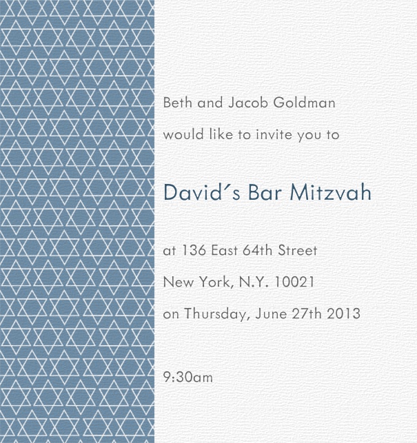 Blau/Weiße Bar Mitzvah oder Bat Mitzvah Einladungskarte mit weißen Davidsternen auf der blauen Seite.
